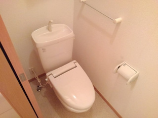 コンパクトで使いやすいトイレです