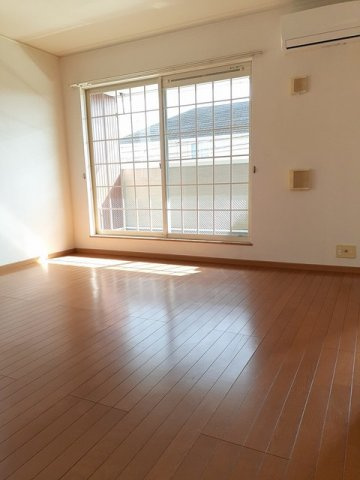 ゆったり過ごせる居間です