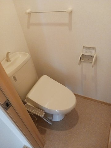 シンプルで使いやすいトイレです