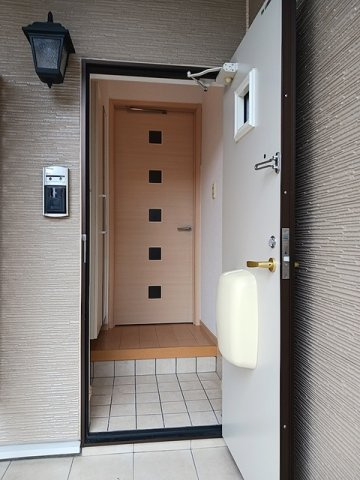 収納もある玄関です