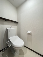 ゆったりとした空間のトイレです