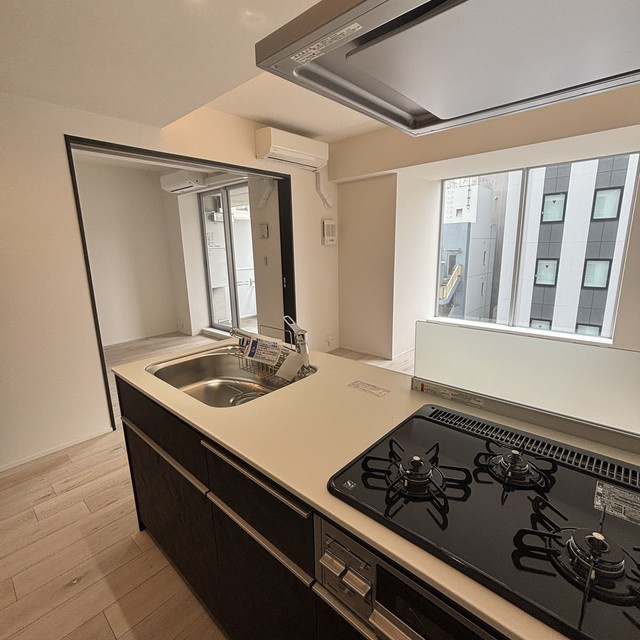 Ｗｈｉｔｅ　Ｔｏｗｅｒ　Ｈａｍａｍａｔｓｕｃｈｏのキッチン|※写真は同タイプ住戸です。