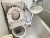 落ち着いた色調のトイレです
