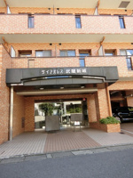 落ち着いたエントランスです