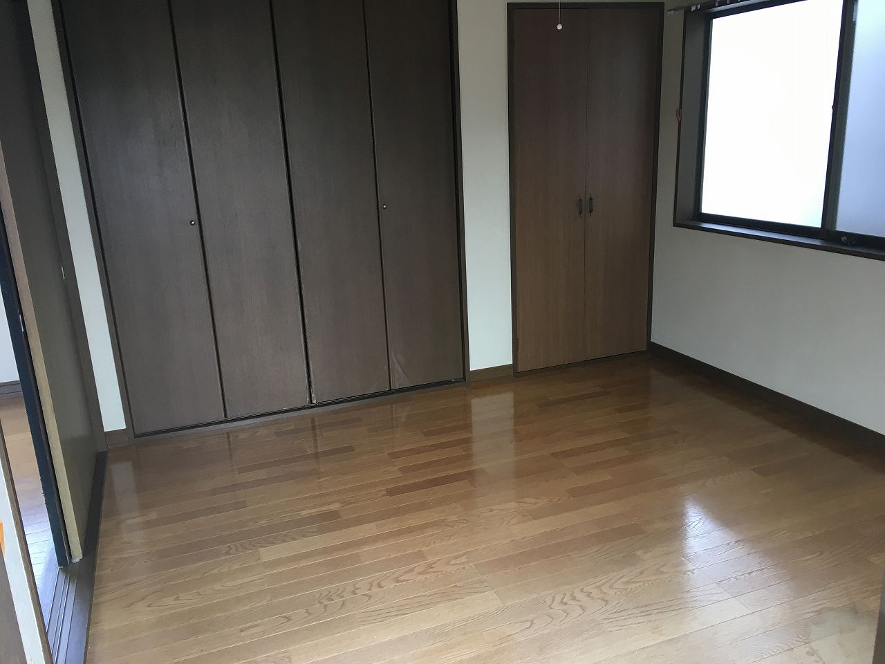 スタンダードな洋室です