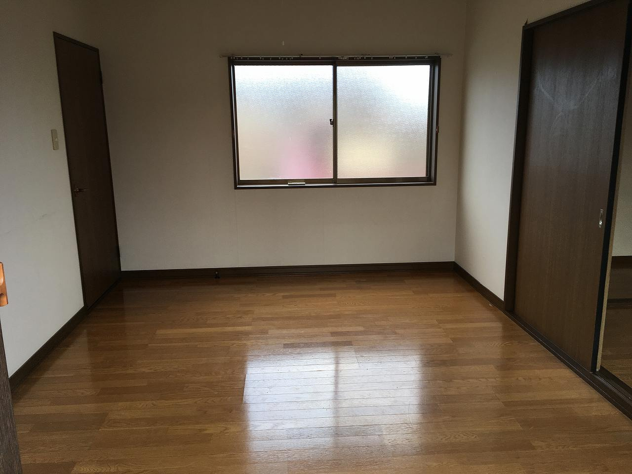 広々とした洋室です