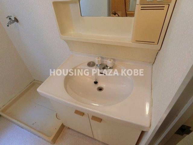 シュロス板宿の洗面所