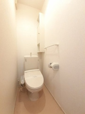 コンパクトで使いやすいトイレです