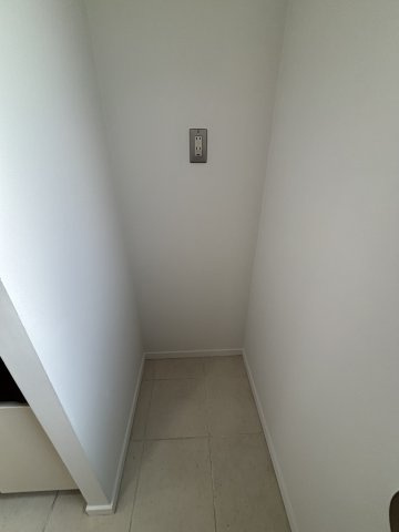 南青山STUDIO FLATのキッチン|冷蔵庫置場