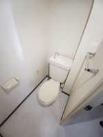 コンパクトで使いやすいトイレです