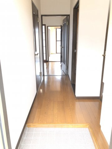 落ち着いた玄関です