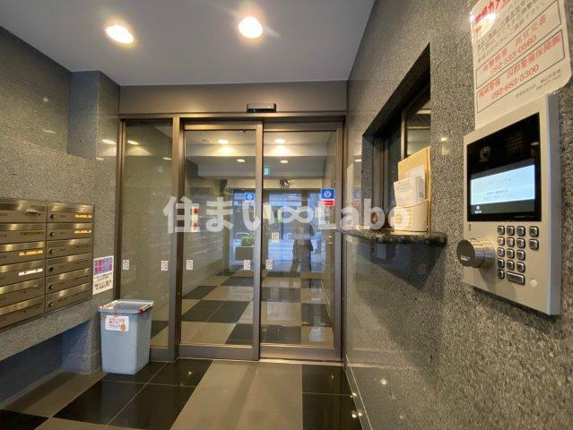 ダイナコートエスタディオ平尾駅前のエントランス