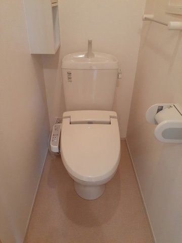 清潔感のあるトイレです