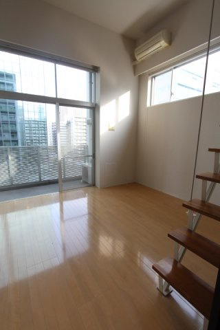 プライムアーバン芝浦LOFTの居間・リビング|※参考写真