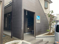 毎日通るエントランスはこのようになっています
