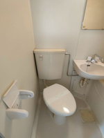 コンパクトで使いやすいトイレです