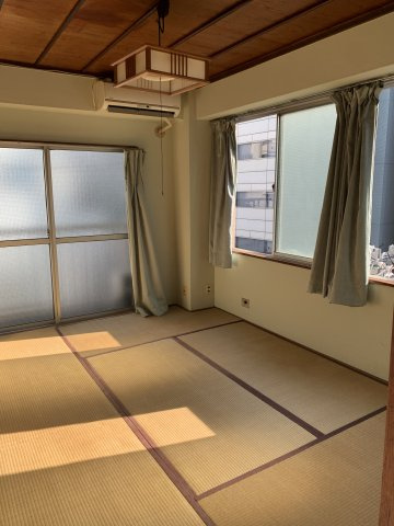 栗本ビルの和室
