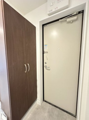 収納もある玄関です
