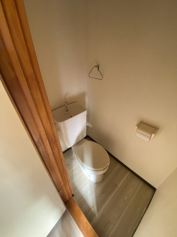 ゆったりとした空間のトイレです