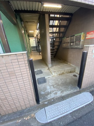 落ち着いたエントランスです
