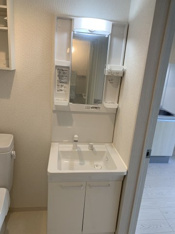 独立洗面化粧台付き