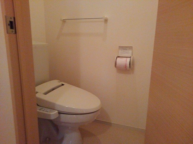 清潔感のあるトイレです