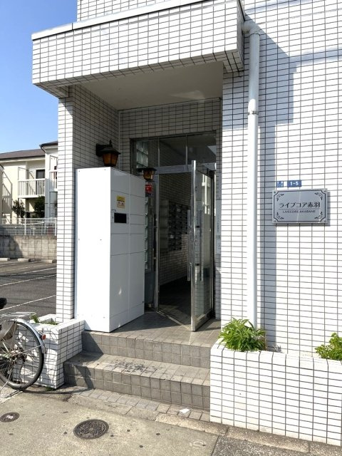 清潔なエントランスです