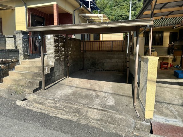 緑台戸建て(１丁目30-6)の駐車場