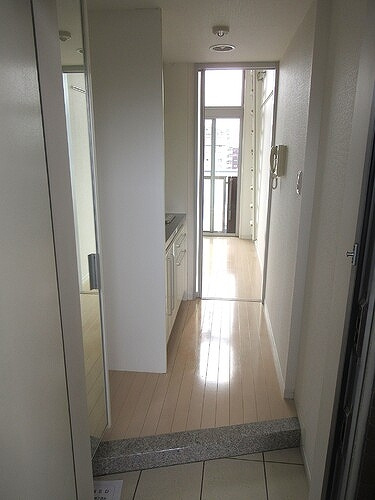 スタジオスクエア住吉のその他|共有部からの室内