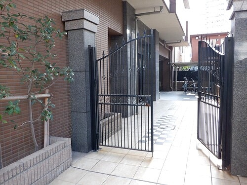スタジオスクエア住吉のその他|エントランスアプローチ