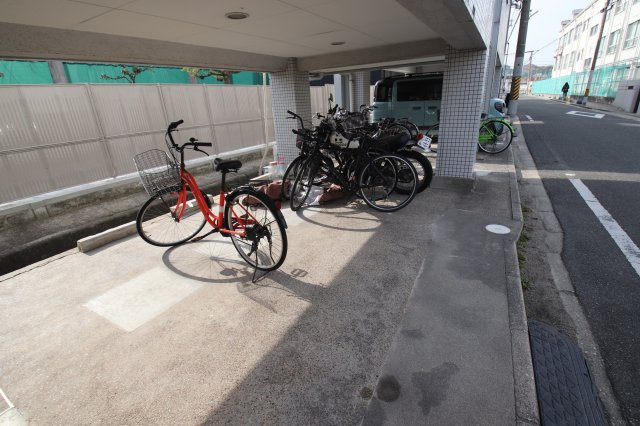 【その他共用部分】 | Rinon谷川 | 駐輪場