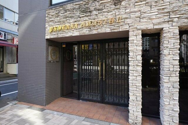 フェニックス西新宿５丁目弐番館のエントランス