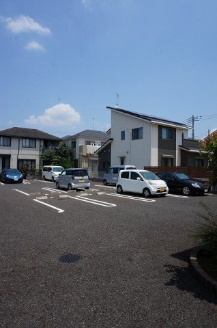 ココ　ジョンヌの駐車場