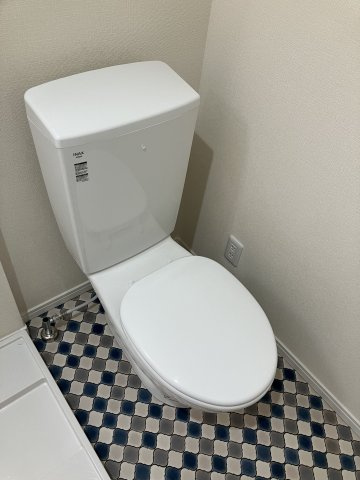 Ｒ小菅のトイレ|退去前につき、他の部屋のお写真です。