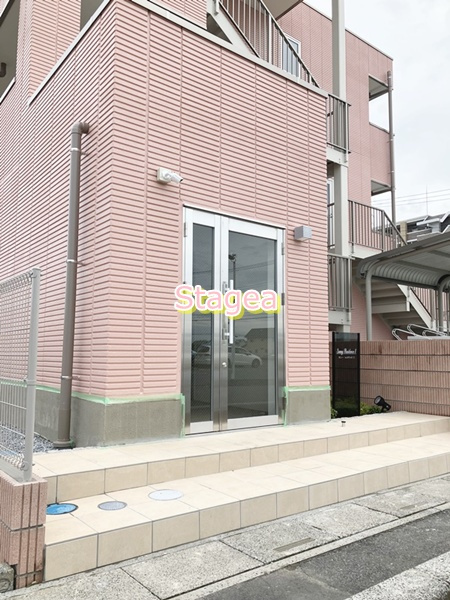 白岡市新白岡７丁目の賃貸マンションのエントランス