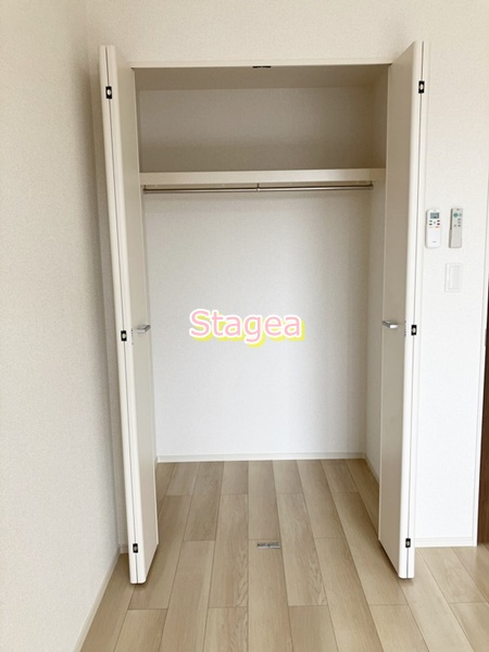 白岡市新白岡７丁目の賃貸マンションの収納