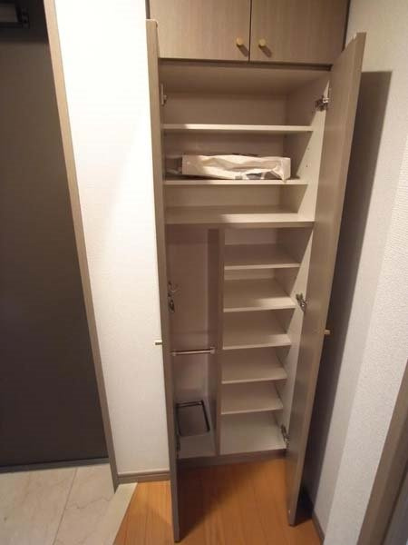 パレステュディオ飯田橋の収納|靴入