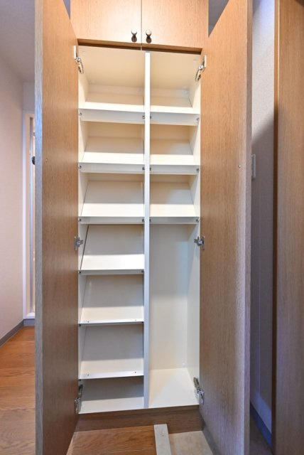 スカイコートヌーベル早稲田の収納|靴入