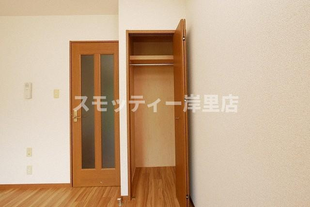 ラフィーネ住之江の収納