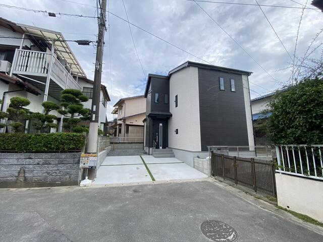 大野城市緑ケ丘３丁目の新築一戸建の前面道路含む現地写真|外観写真