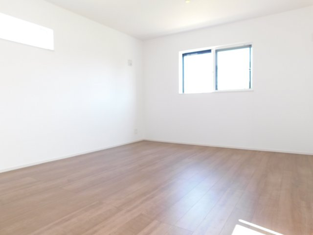 北名古屋市鍜治ケ一色村内西の新築一戸建の居間・リビング|◇リビング◇　　南面で明るいリビング１８．５帖　インテリアが映えるワイドリビング♪