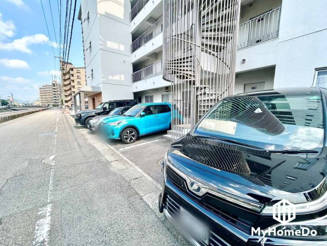 春日井プリンスハイツの駐車場