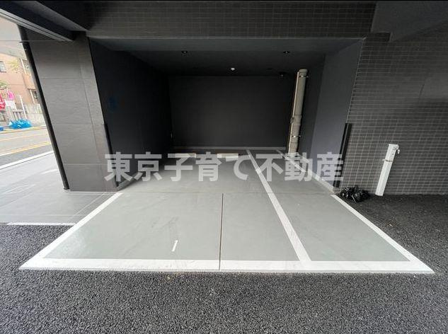 アジールコート山手動坂の駐車場