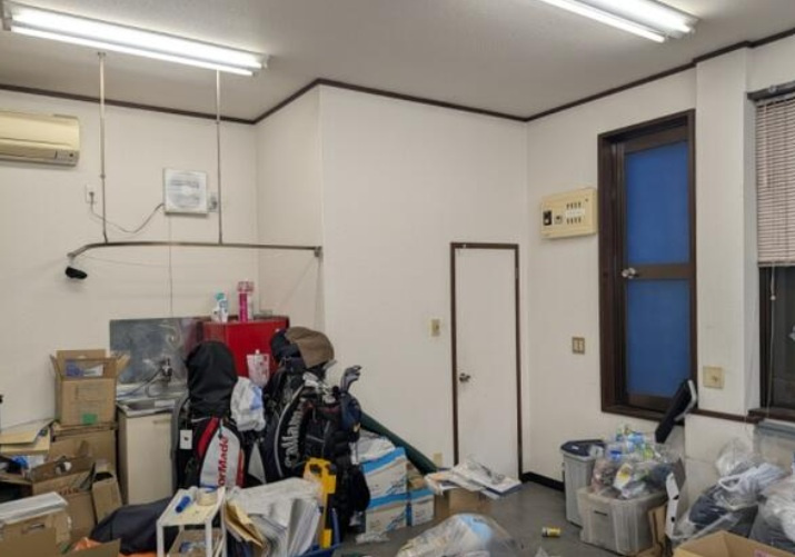 横浜市旭区中希望が丘の倉庫の内装