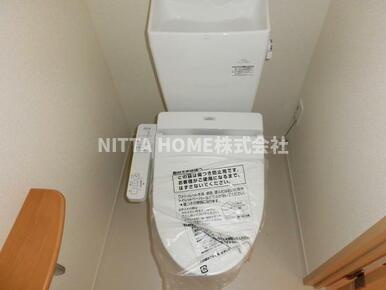 丹波市氷上町石生のアパートのトイレ|温水洗浄付きのトイレになります◎