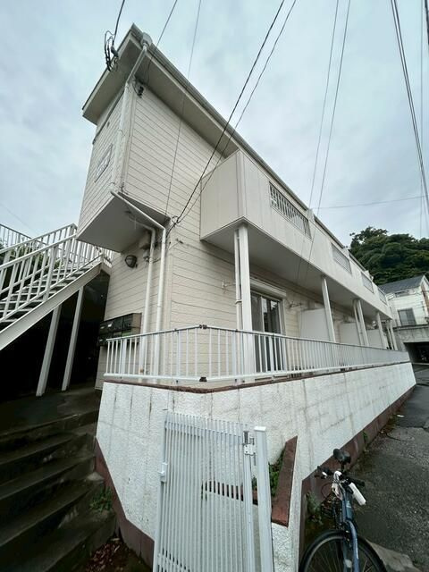 スプリングハイツ金沢文庫の外観