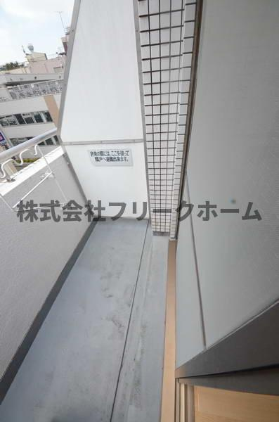 武蔵野市中町１丁目の賃貸マンションのバルコニー