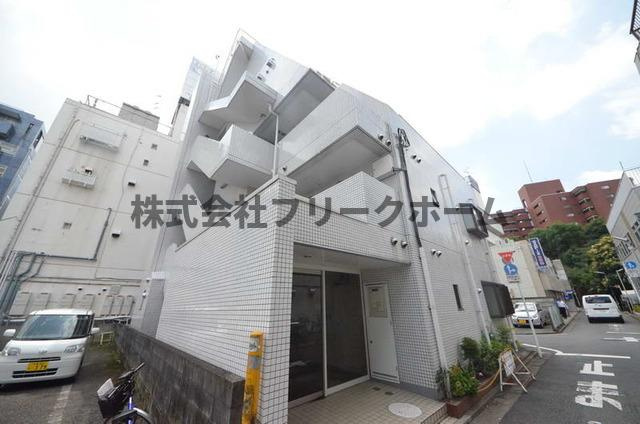 武蔵野市中町１丁目の賃貸マンションのエントランス