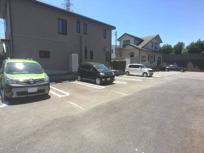 オーレ日吉Ⅱの駐車場