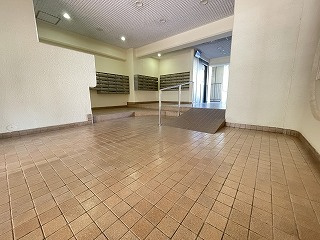 日商岩井中津マンションのロビー
